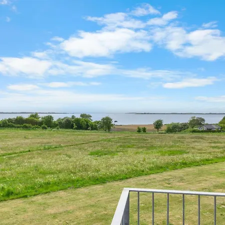 Krum - 300m From The Sea By Interhome Nabbe